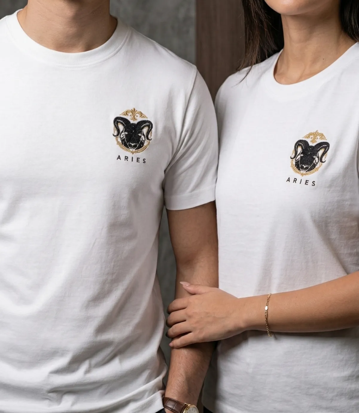 คู่รักใส่เสื้อยืดราศีเมษ Aries คู่กัน